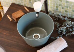 北欧スタイルの造作洗面に設置した美濃焼洗面ボウル Cubo Ash